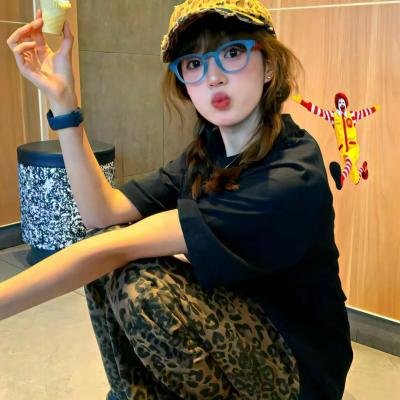 性感女勇士